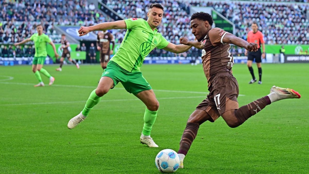 Wolfsburg được đánh giá cao hơn St Pauli