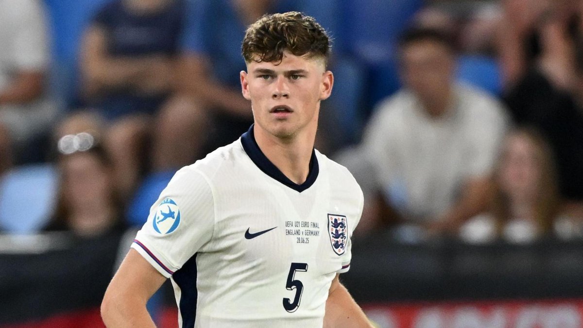 Liverpool muốn đưa Charlie Cresswell về Anfield 2 Cresswell là tài năng trẻ hàng đầu bóng đá Anh