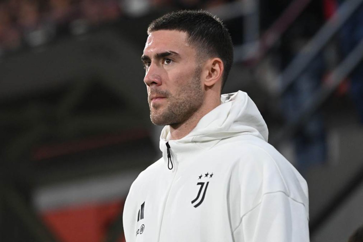 Dusan Vlahovic gia nhập ông lớn Ngoại hạng Anh? 3 Vlahovic là trung phong hàng đầu châu Âu