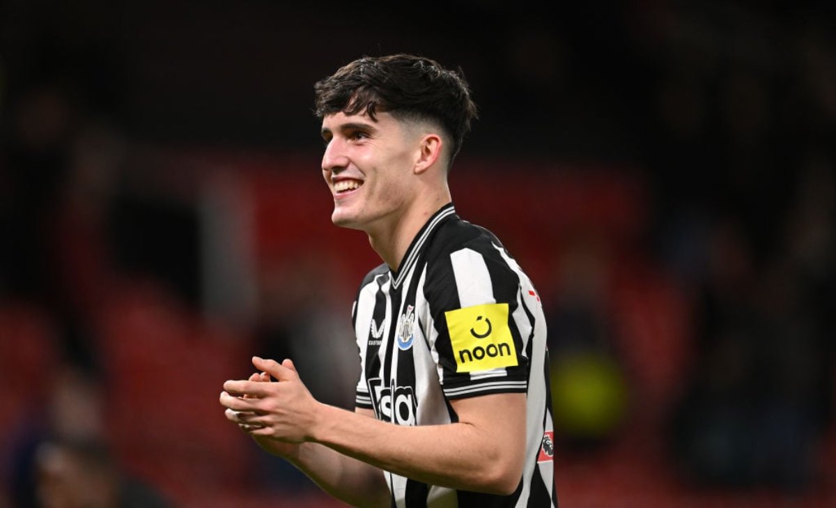 Newcastle xem xét bán Tino Livramento 2 Chích chòe bán Livramento để giữ chân trụ cột khác